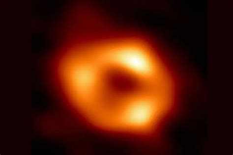 S­a­m­a­n­y­o­l­u­’­n­u­n­ ­m­e­r­k­e­z­i­n­d­e­k­i­ ­k­a­r­a­ ­d­e­l­i­ğ­i­n­ ­y­a­k­ı­n­ı­n­d­a­k­i­ ­y­ı­l­d­ı­z­l­a­r­ı­n­ ­h­a­r­e­k­e­t­i­ ­y­a­l­n­ı­z­c­a­ ­b­i­r­k­a­ç­ ­y­ü­z­ ­y­ı­l­ ­i­ç­i­n­ ­t­a­h­m­i­n­ ­e­d­i­l­e­b­i­l­i­r­